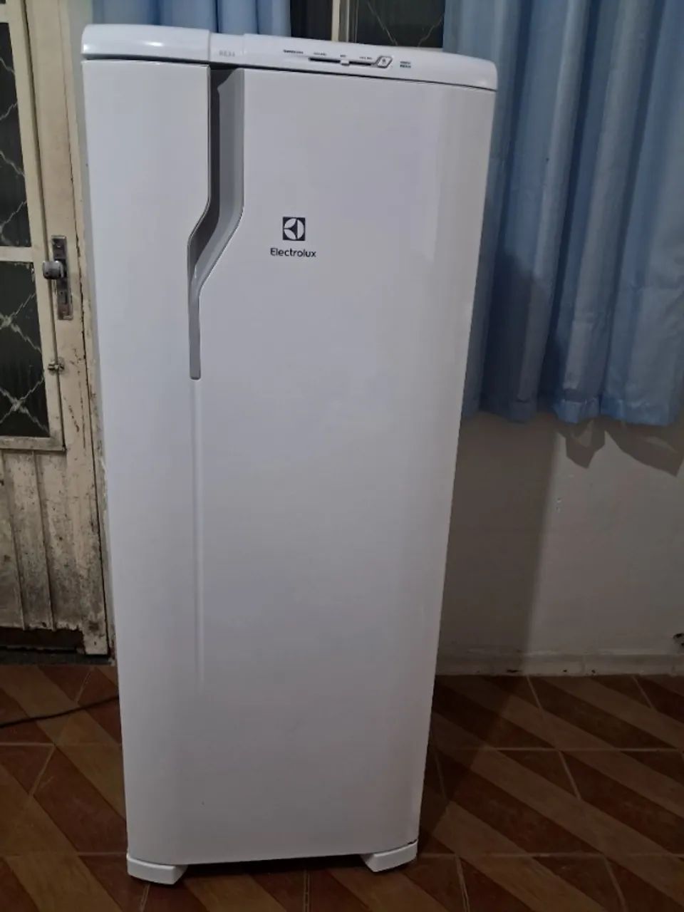 Geladeira electrolux 240 litros - Foto 4