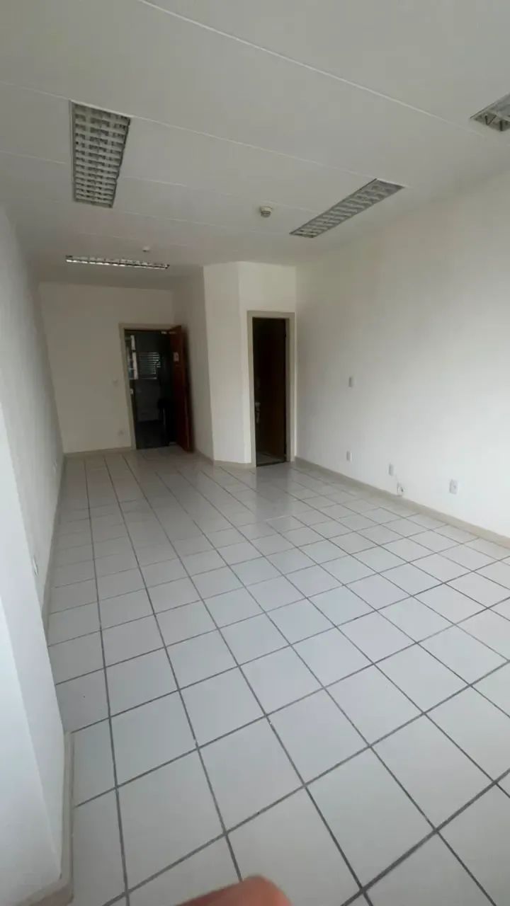Alugo uma sala comercial no Edf. Max Center!! - Foto 4