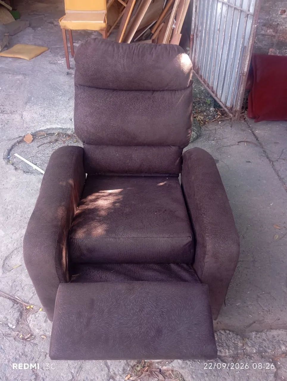 Vende se uma poltrona do papai super confortável 