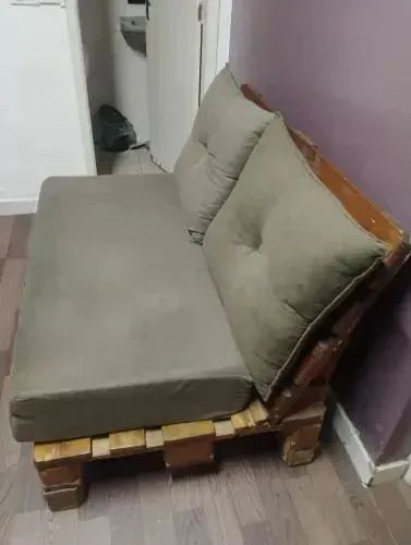 Sofá em palet 02 lugares