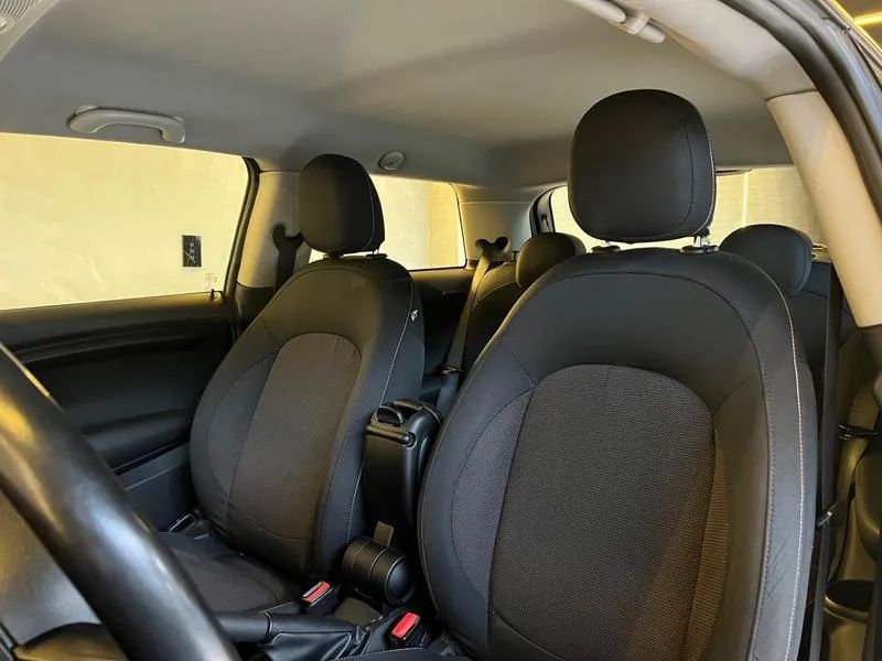 MINI Cooper 1.5 12V Twinpower Gasolina 4P Steptronic, foto 9 de 13