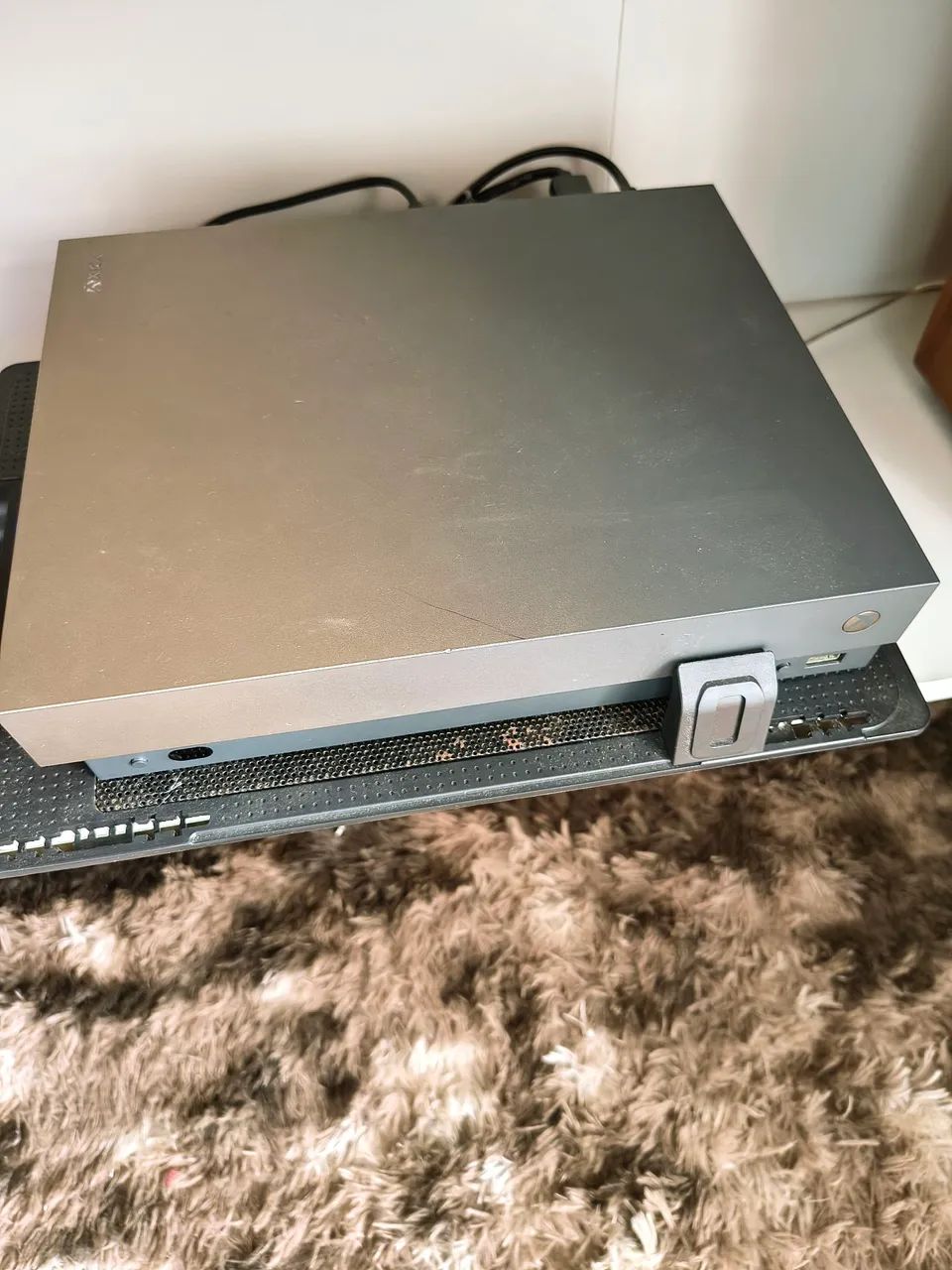 Xbox One X 1TB Edição Especial Gold Rush- Microsoft (Seminovo)