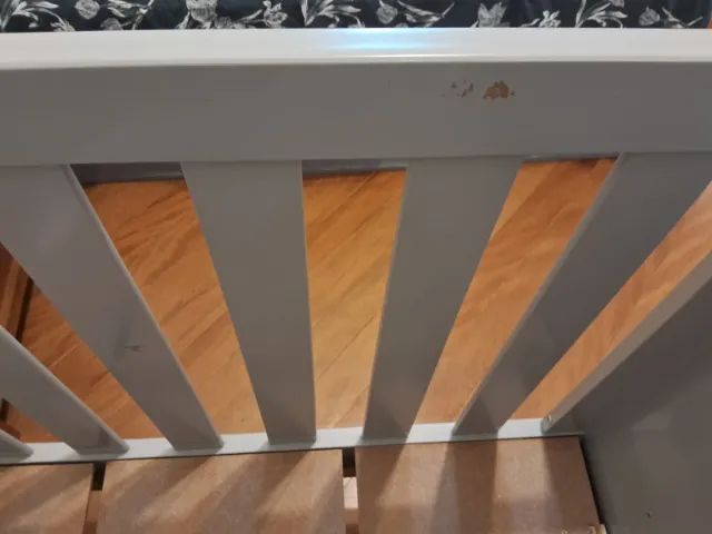 Berço de bebê com pouquíssimo uso, em excelente estado. Tem que retirar na minha casa - Foto 5