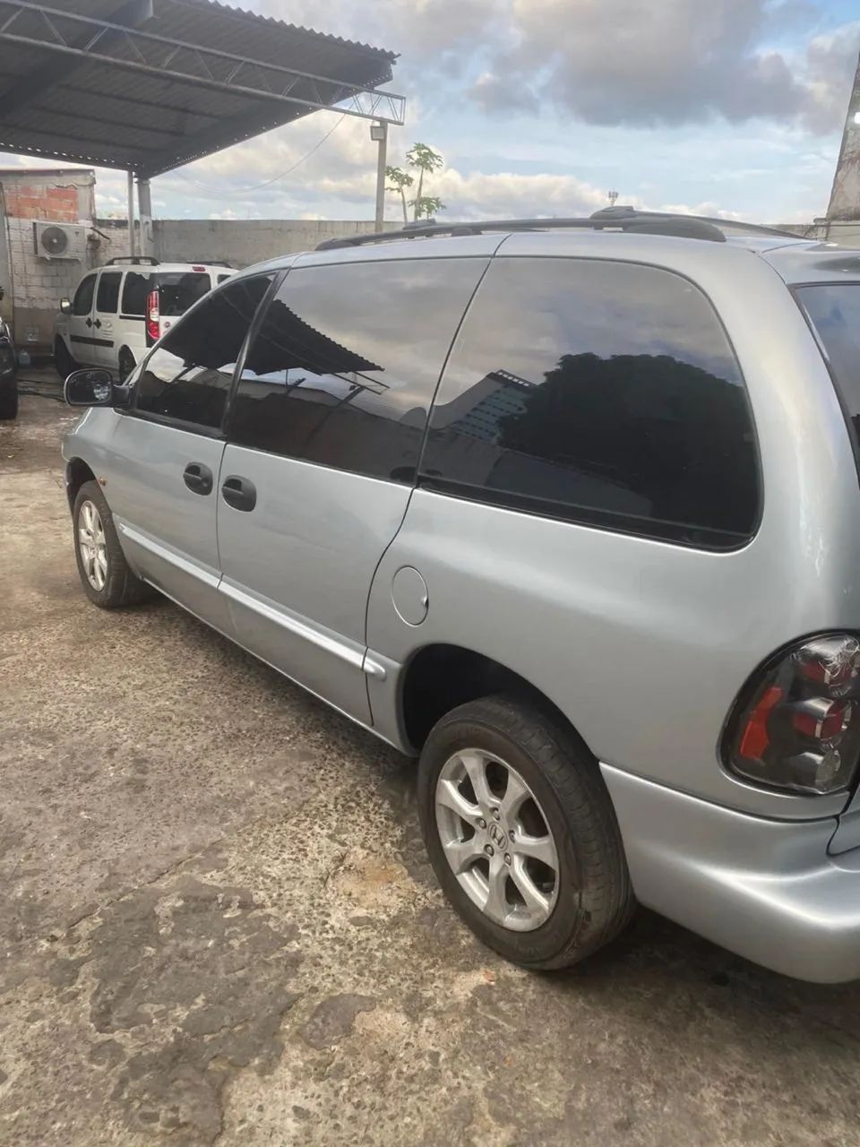 Chrysler Caravan SE 2.4/3.3 2000 - Foto 4