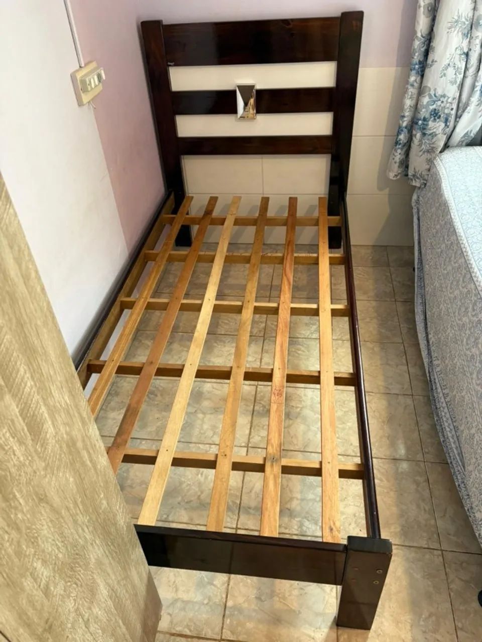Cama de solteiro em madeira - Foto 4