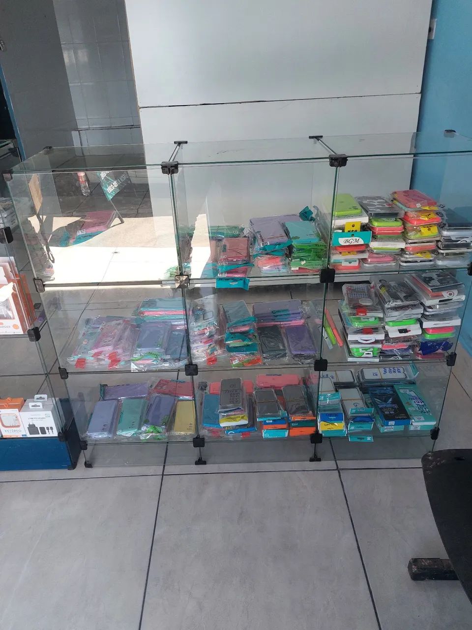 Vende se loja de celular valor 3200 - Foto 2