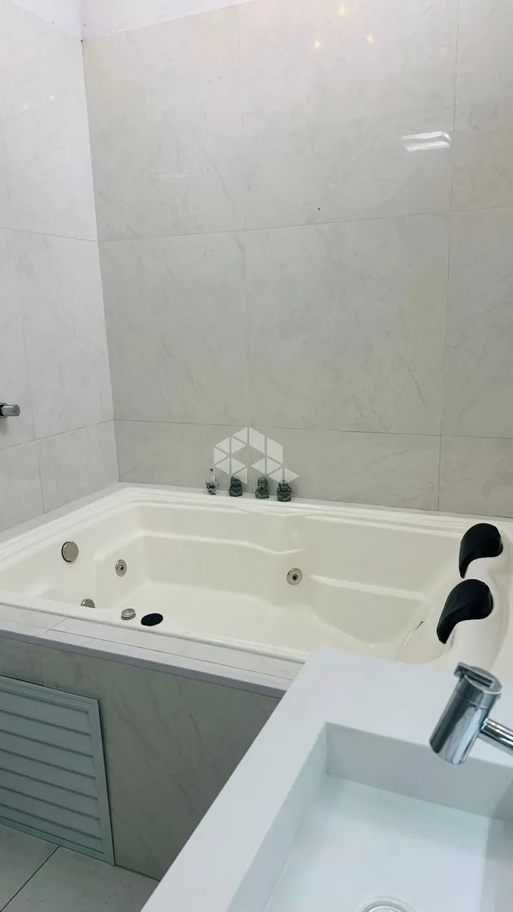 CASA COMERCIAL À VENDA NO ABRAÃO - AMPLO ESPAÇO E EXCELENTE POTENCIAL - Foto 2