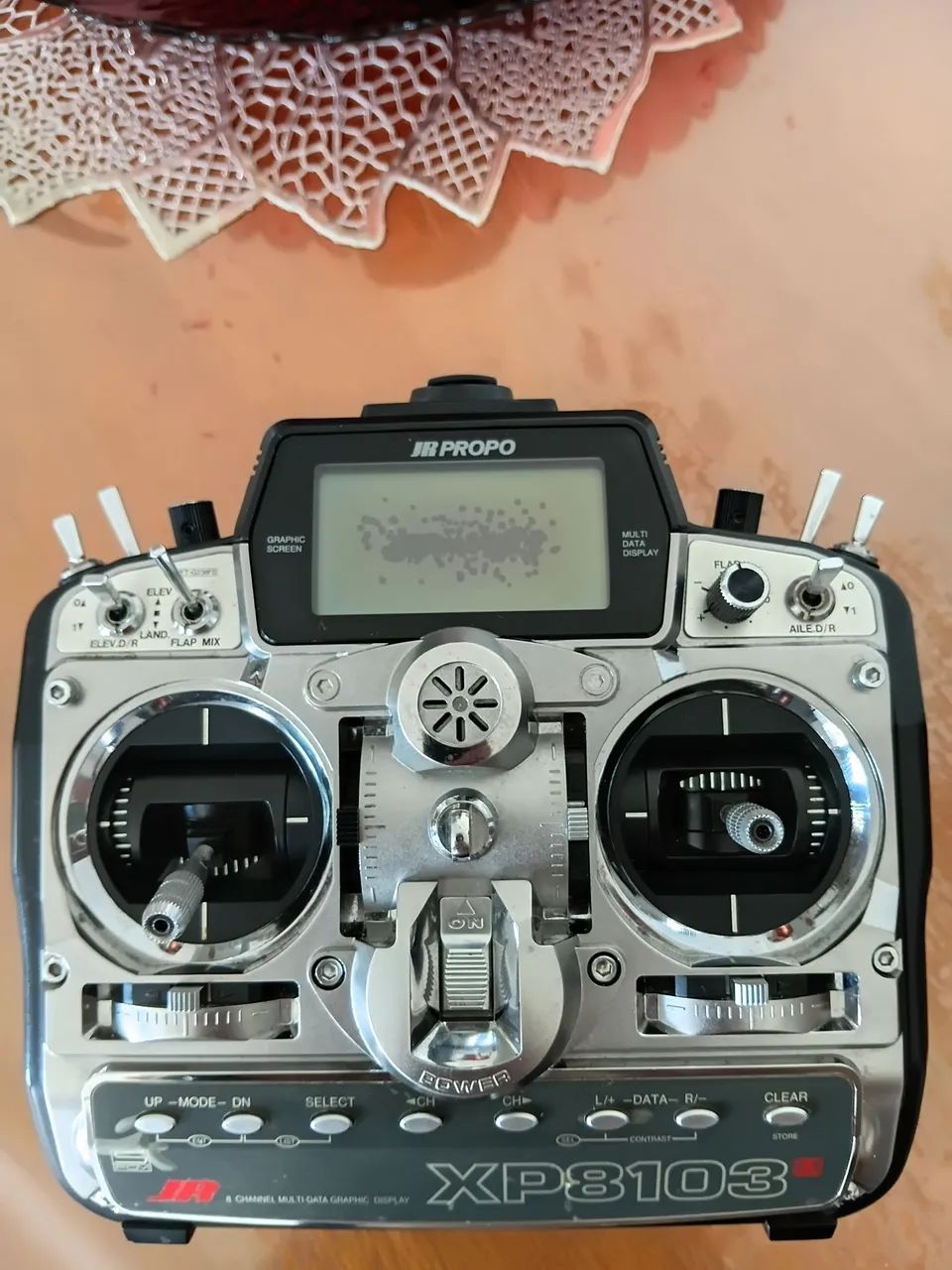 Rádio JR 8103.