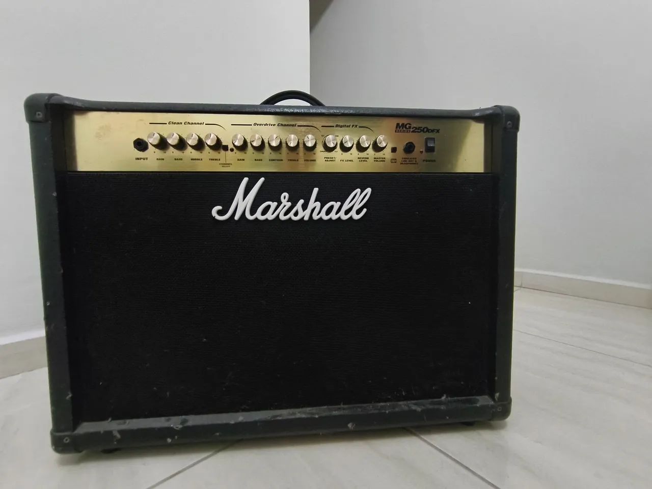 Amplificador Marshall mg250dfx