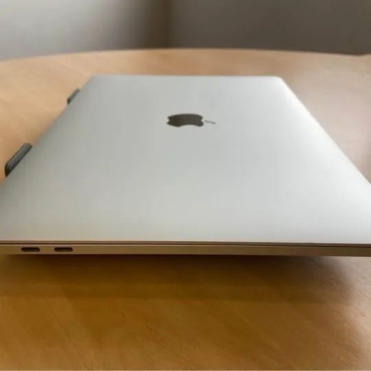Macbook Pro 2020 16GB RAM 512GB SSD Touch Bar #Sem Detalhes