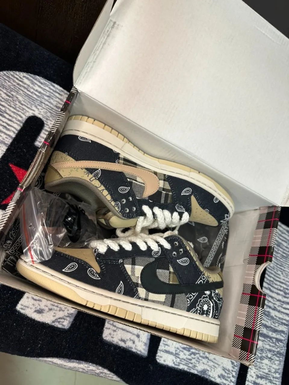 Tenis Nike SB Dunk Low Travis Scott tam 38 - Foto 5