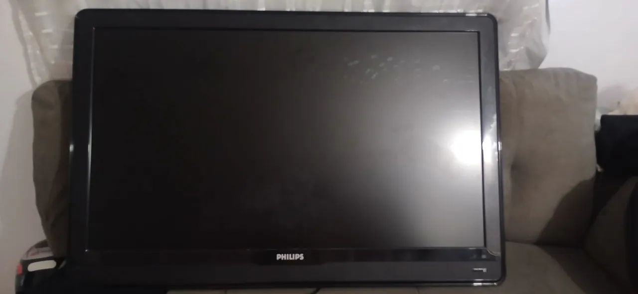 Vendo TV Monitor 42 polegadas precisa de conversor digital para canais abertos  - Foto 5