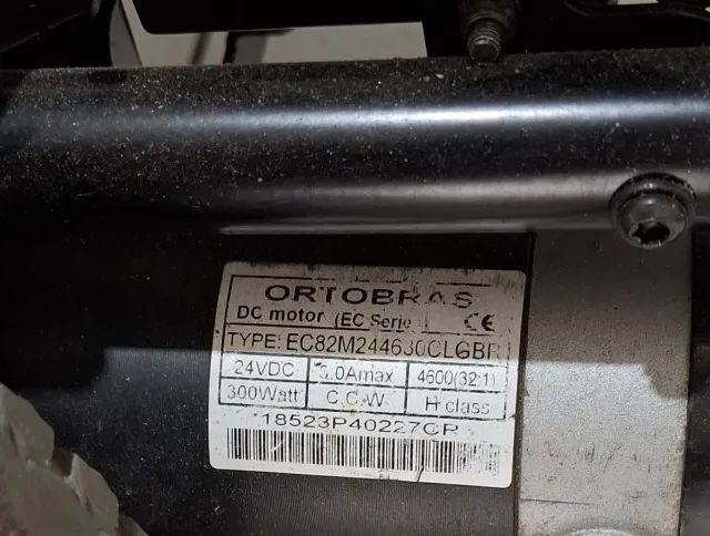 CADEIRA DE RODAS MOTORIZADA ORTOBRAS E4 EXCELENTE ESTADO - Foto 4