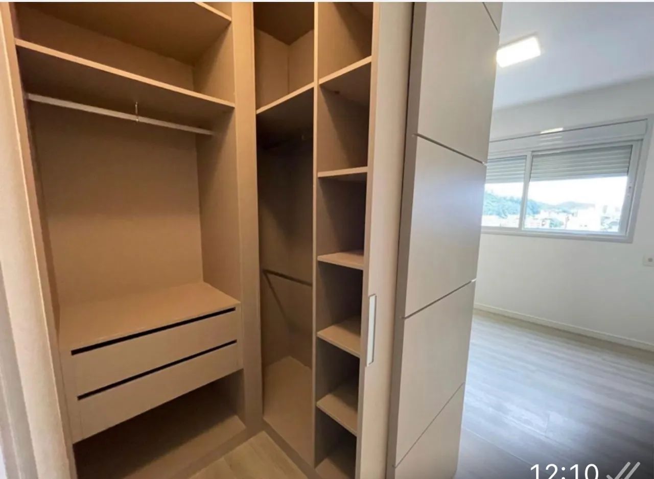 Apto 3 quartos com suíte,2 garagens , todo reformado - Foto 4