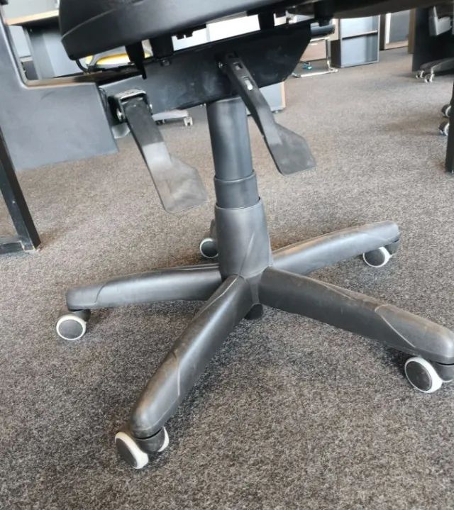 Cadeira de Presidente Brizza Back System - s\Apoio de Cabeça - (ENTREGAMOS DF E ENTORNO) - Foto 6