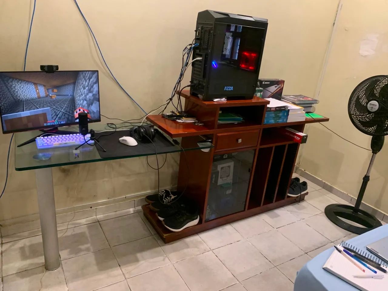Mesa para computador e afins