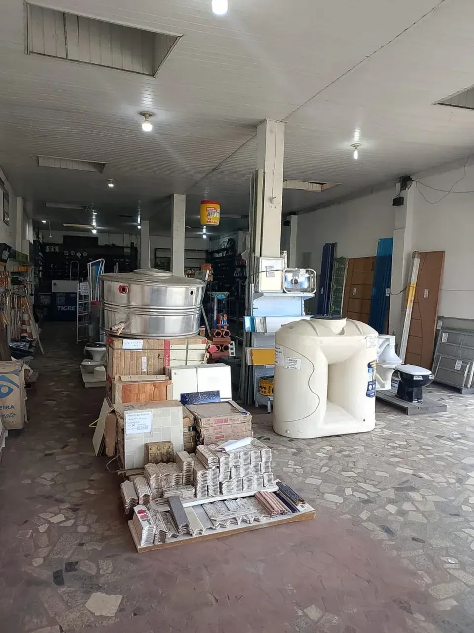 Aluguel loja com depositos, estacionamento e área 1000 m² Augusto Montenegro - Foto 4