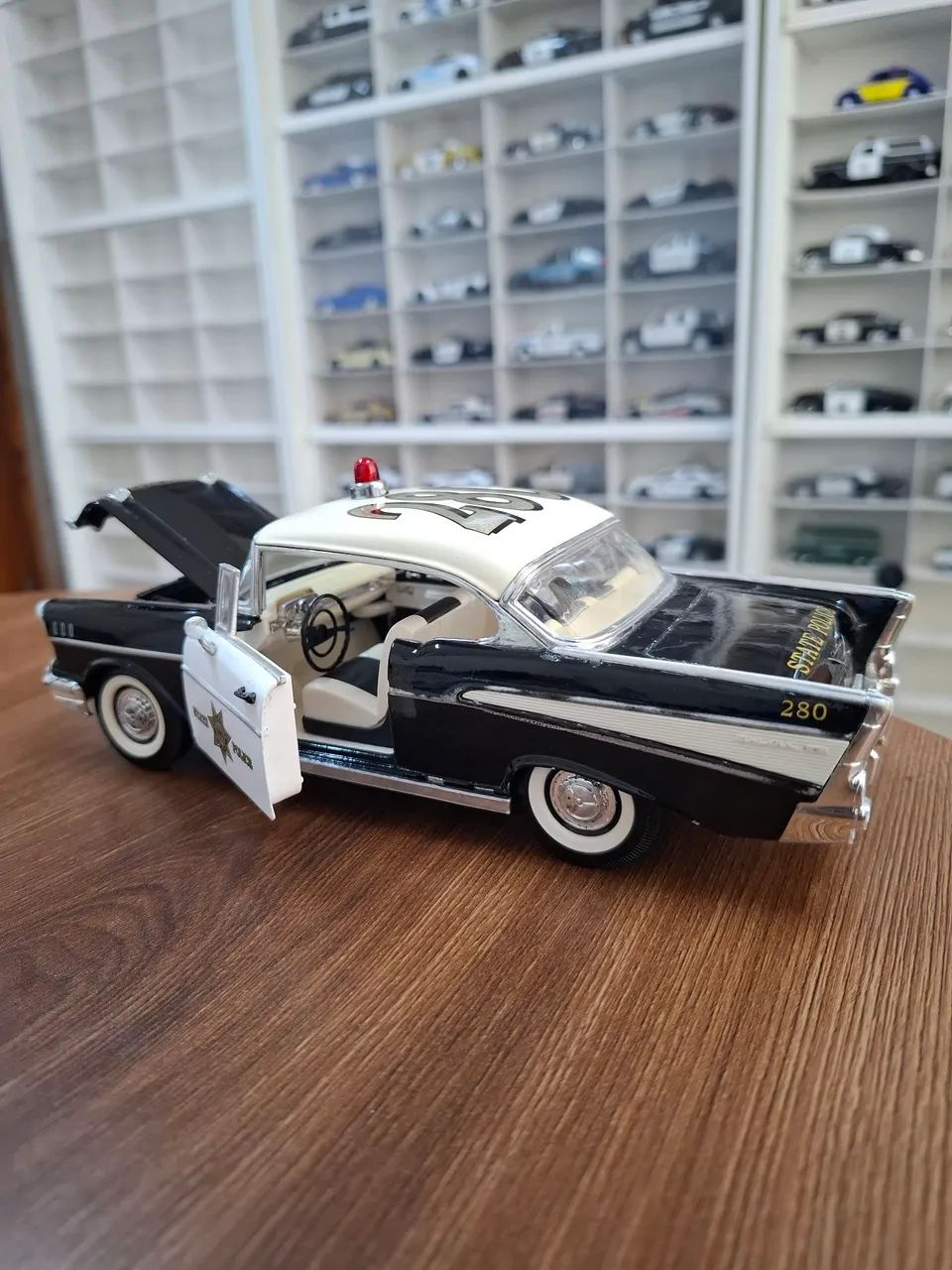 Miniatura Police Sunnyside 1/24 Chevrolet Bel Air Ss 1957 - Foto 4