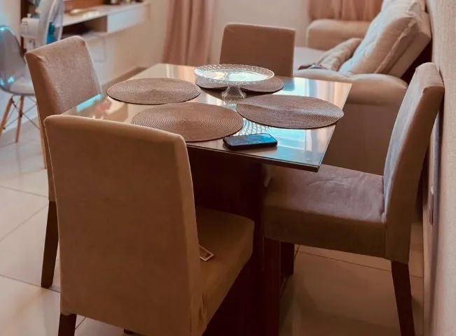 Mesa de jantar com tampo de vidro  - Foto 2
