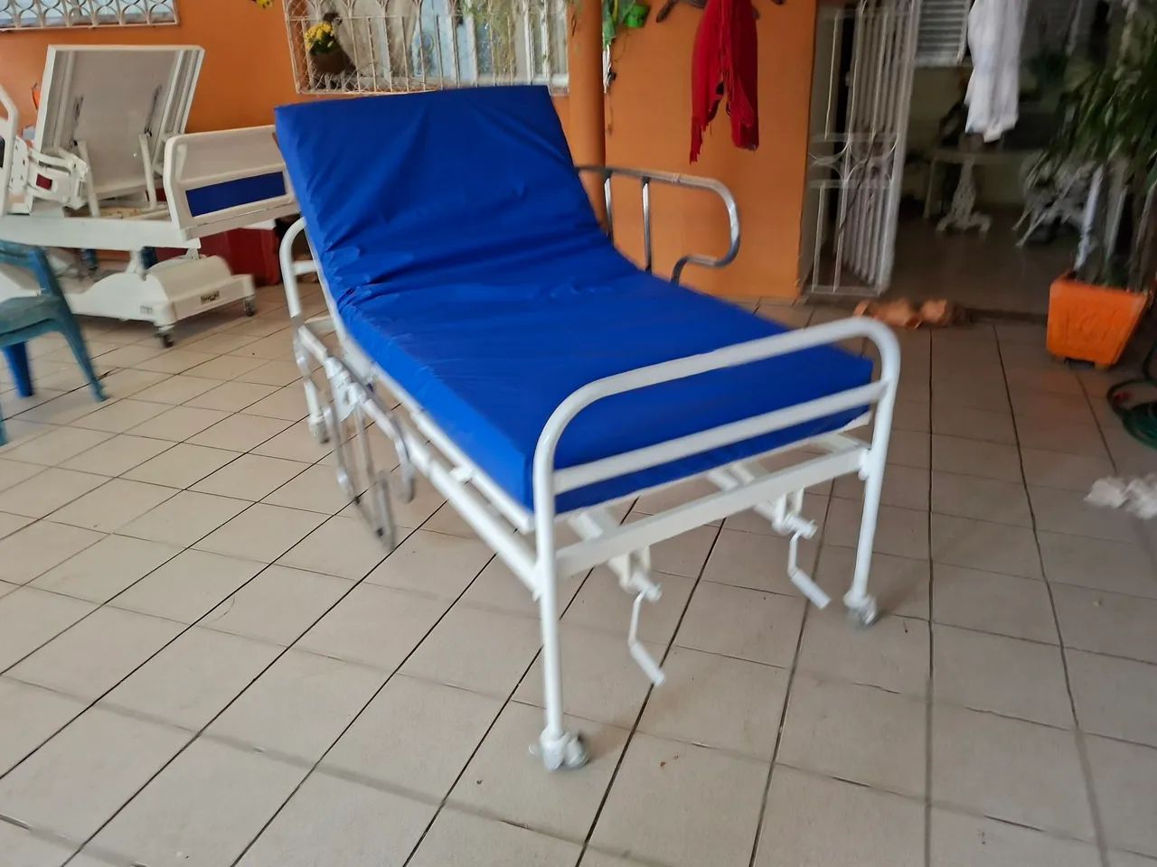 Cama hospitalar e colchão.  - Foto 3