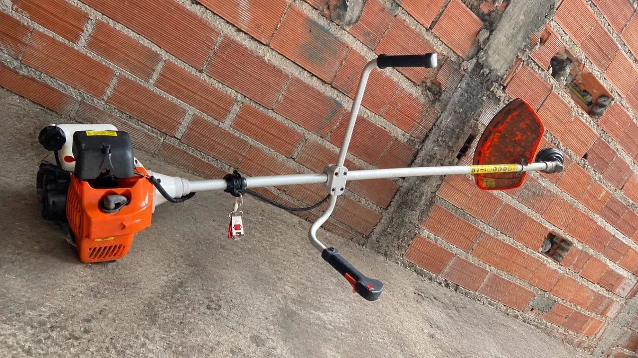Vendo roçadeira noca