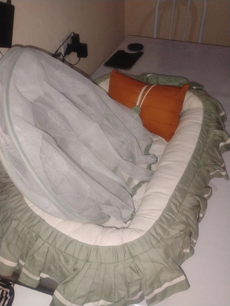 Ninho redutor de berço. + Almofada de amamentação. - Foto 3