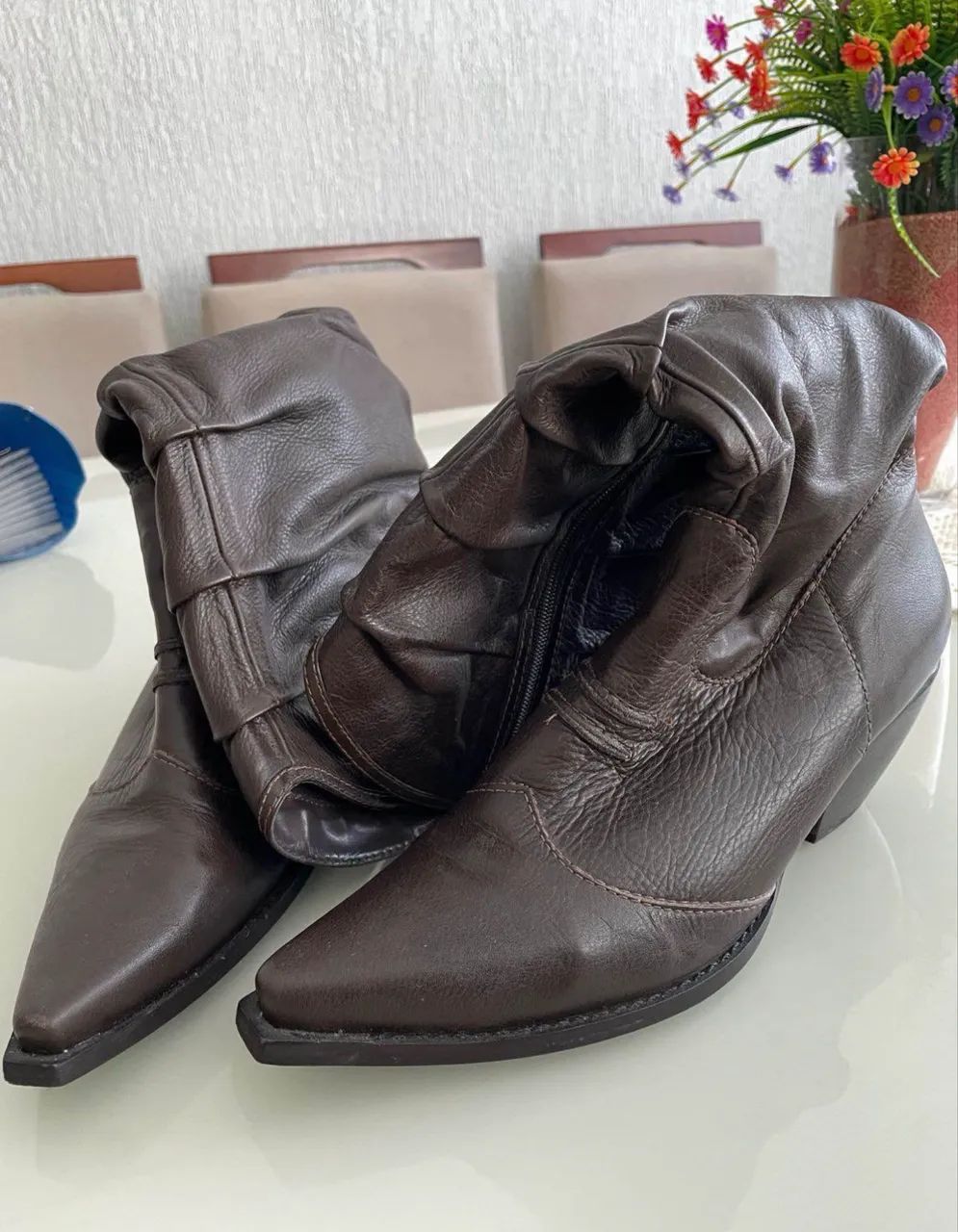 Bota Marrom de Couro Feminina - Foto 2