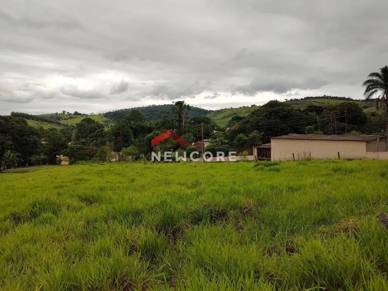 Chácara em Avenida Carvalho - Vitória Régia - Atibaia/SP
