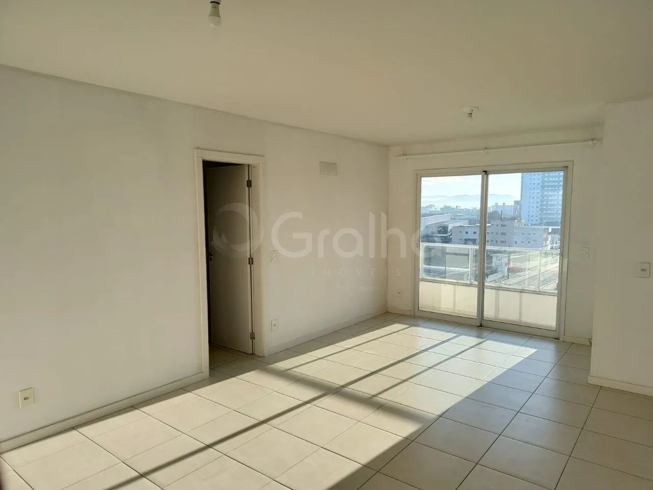 Apartamento com 85,63 m2 na Ponte do Imaruím