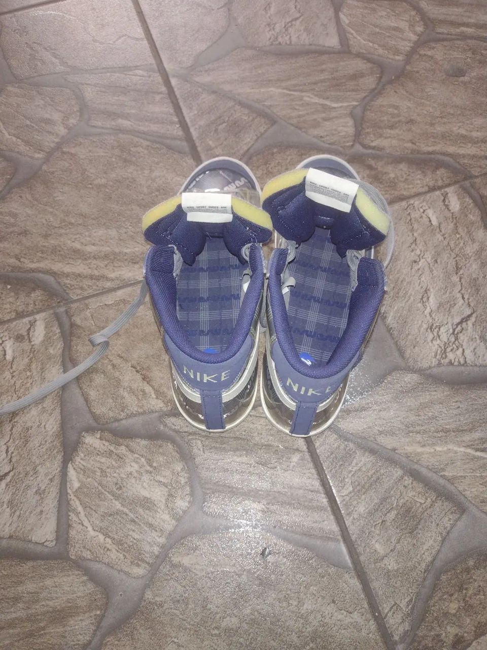 Calçado (bota nike) novíssima  - Foto 2