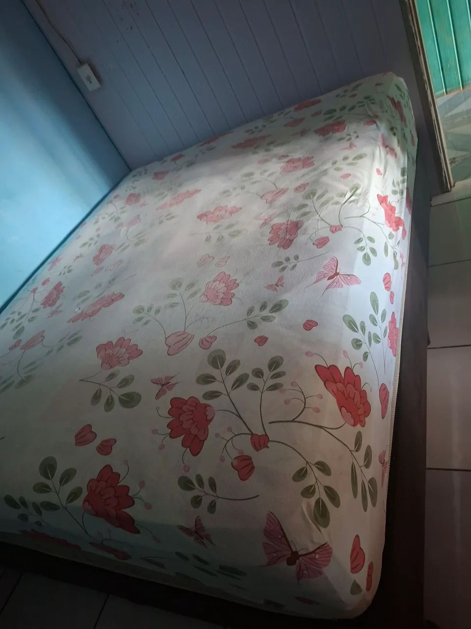 Cama de casal Queen 