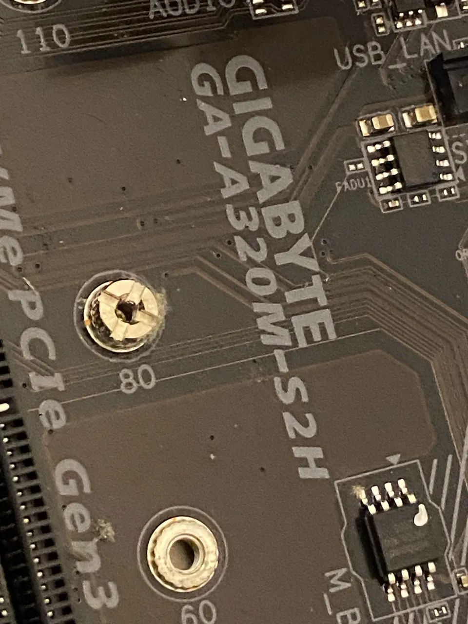 Ryzen 5 5600GT + Asus A320M - Foto 3