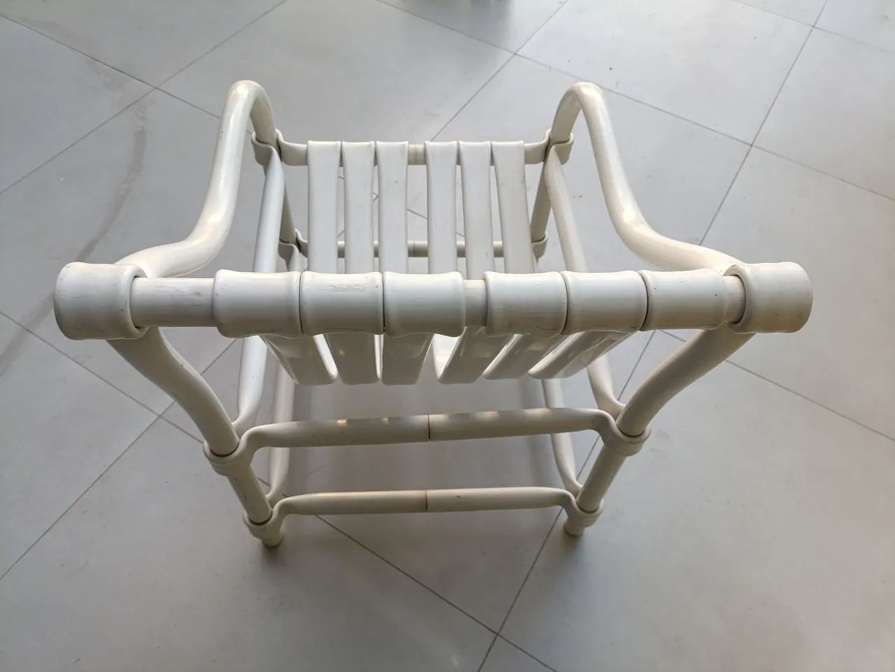 Cadeira de PVC. - Foto 2