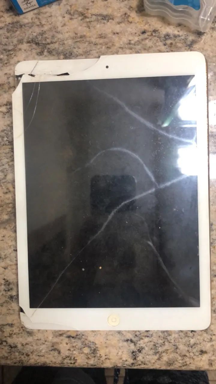 iPad Air 1ª Gen (A1474) - Tela Quebrada Descolando - Foto 3