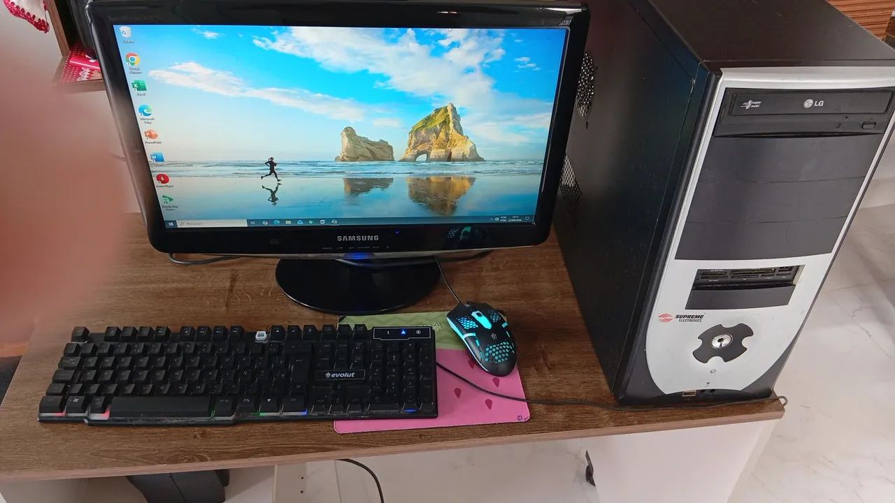 Vende-se computador completo com mesa