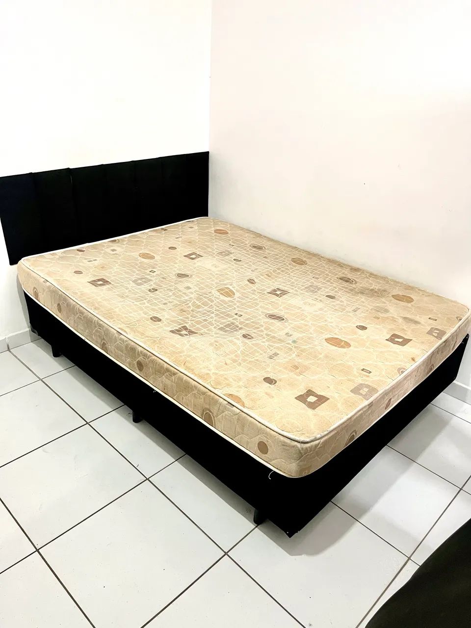 Cama Box Casal  + Colchão de Casal  - Foto 3