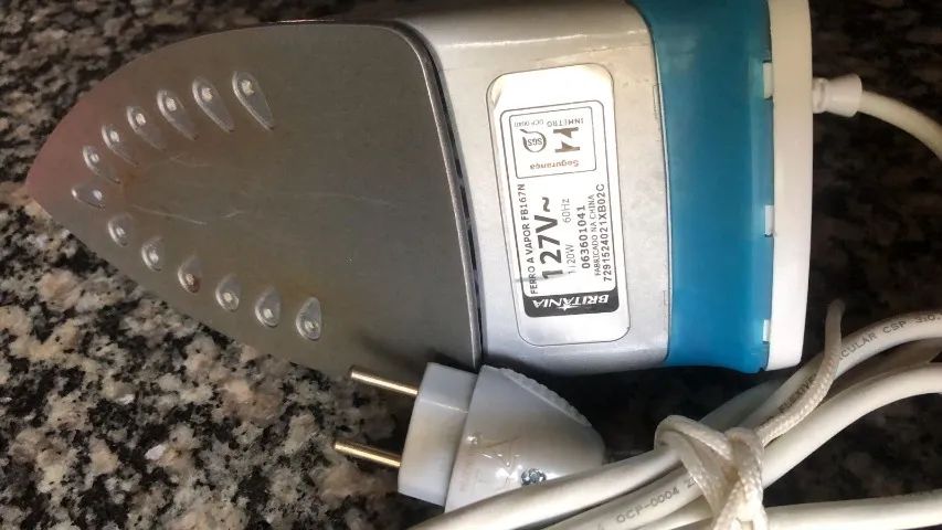 Ferro de Passar a Vapor - Com Defeito - Foto 4