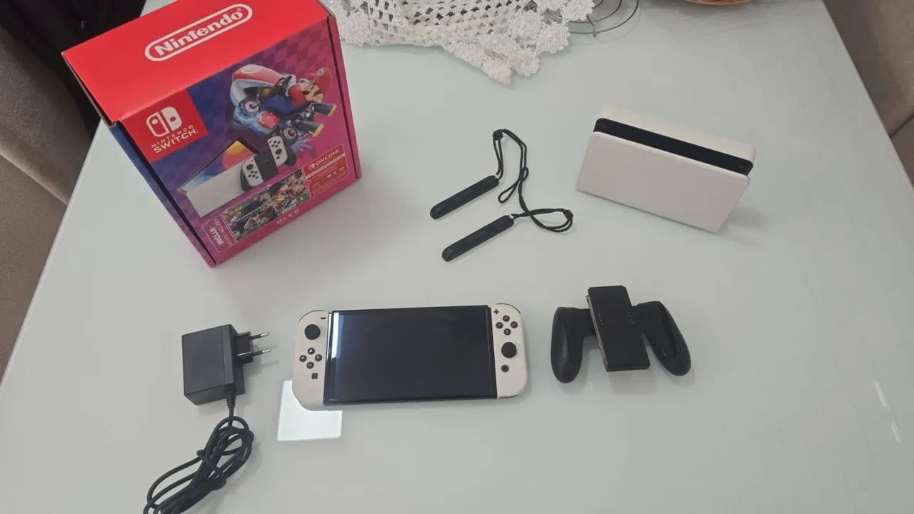 Vendo nintendo switch oled completo desbloqueado 
