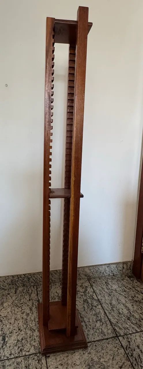 Móvel de madeira porta discos  - Foto 2