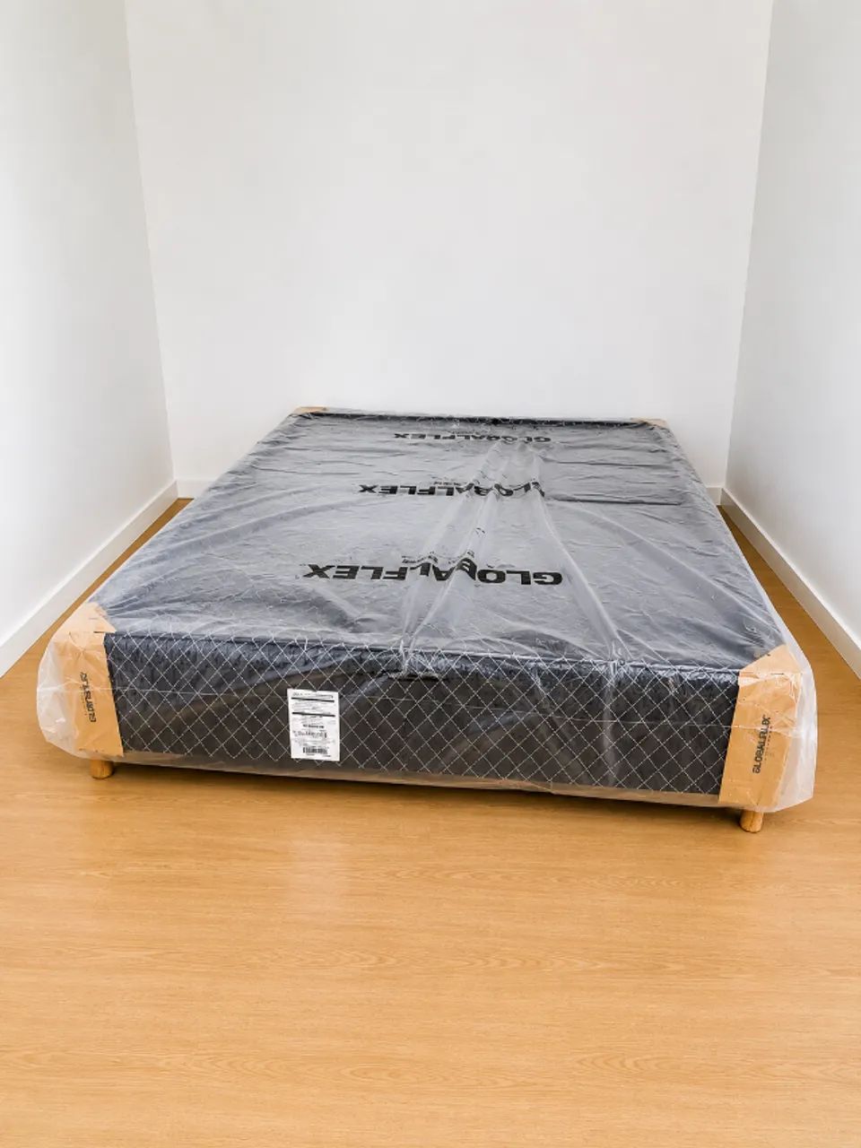VENDO Base Box Casal - NOVA (Sem colchão) - Foto 5