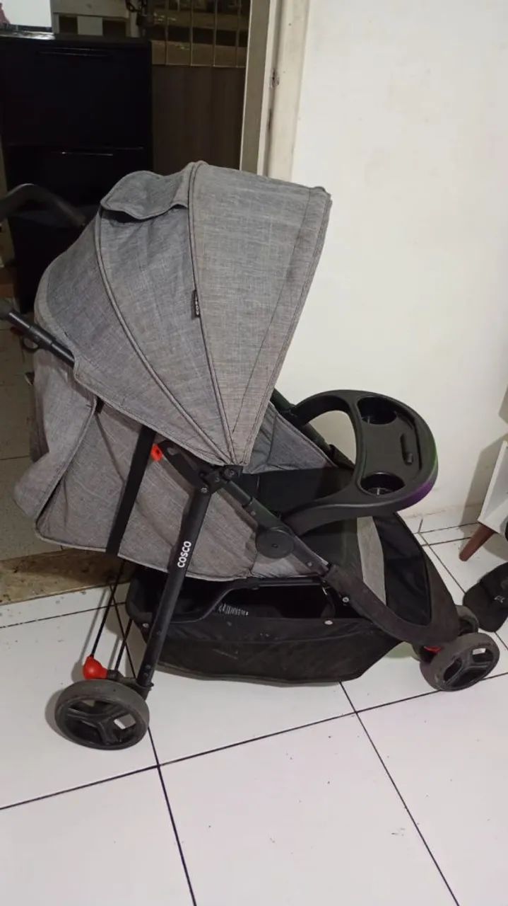 Carrinho de bebê com bebê conforto - Foto 2
