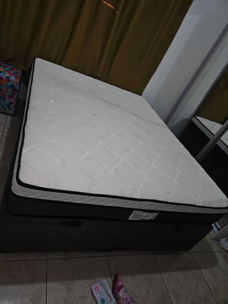 Cama box baú bipartido + colchão de molas (Queen)