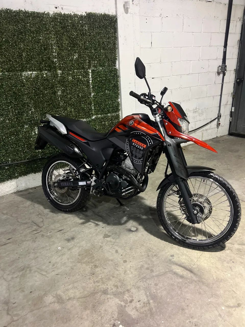 Lander 250