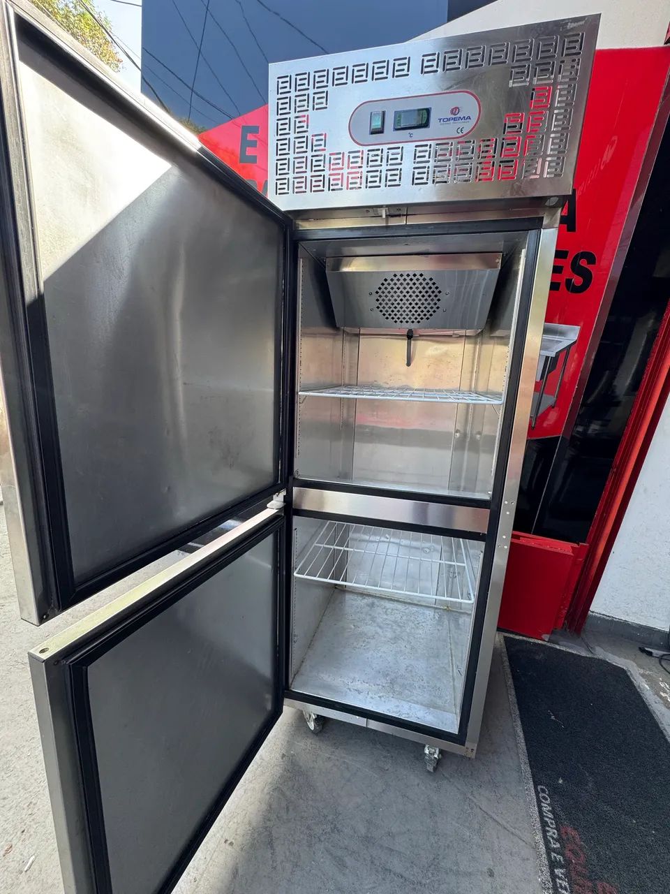 VENDO UMA GELADEIRA 2 PORTAS TOPEMA ESTADO DE NOVA - Foto 4