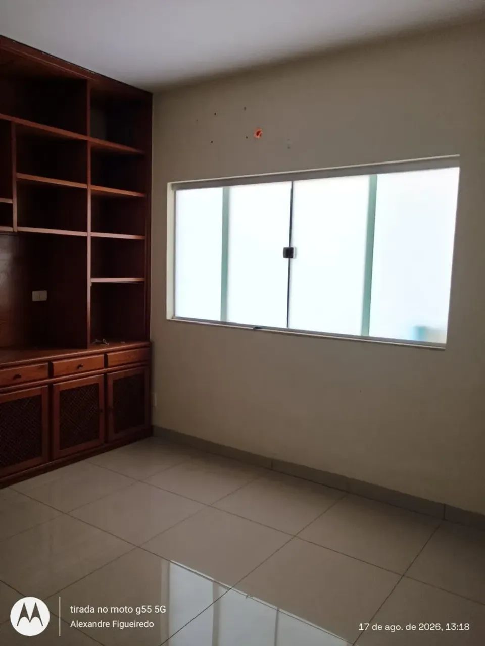 ALUGO CASA COM 4 QUARTOS - NO SANTA ROSA