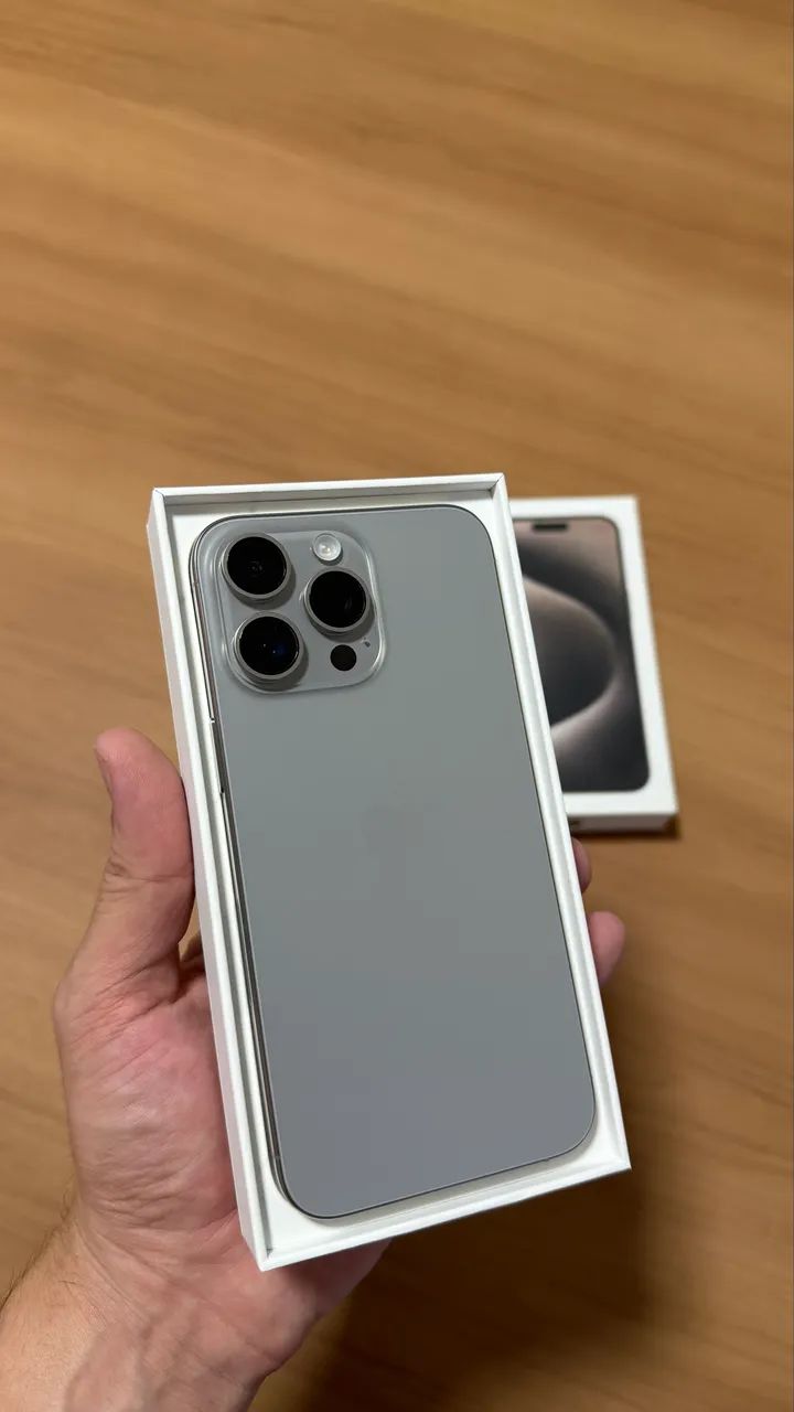 iPhone 15 Pro Max 256GB Natural Titanium, Seminovo impecável 98