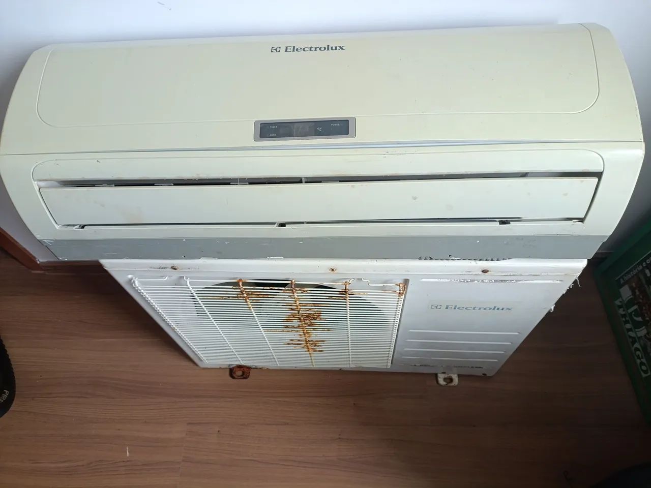 Spliter electrolux 12.000 BTUs , funcionando perfeitamente. 