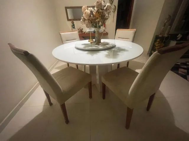 Mesa de Jantar Redonda 1,35m + 4 Cadeiras + Centro Giratório - Foto 2
