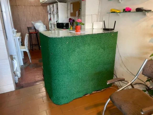 Balcão de atendimento com proteção de vidro 1,15 C x 0,70 L x 1,05 A m 