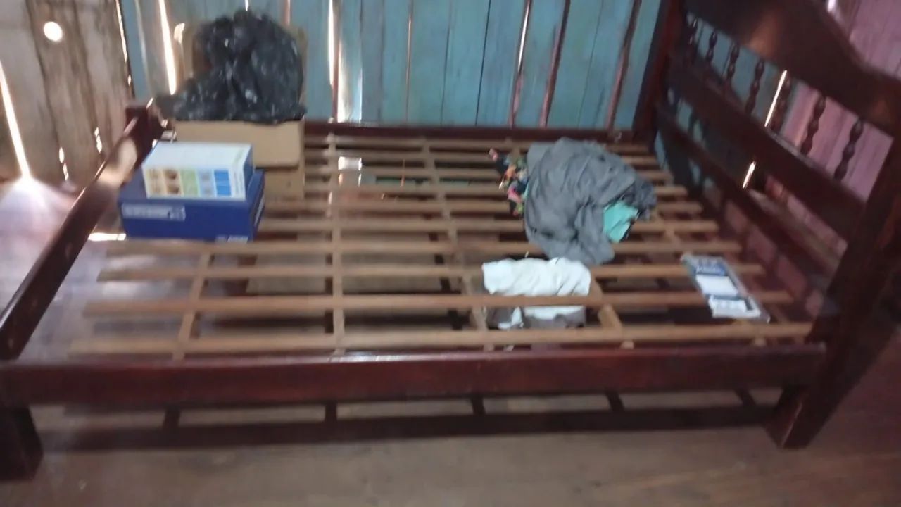 Cama de madeira semi-novo  - Foto 4